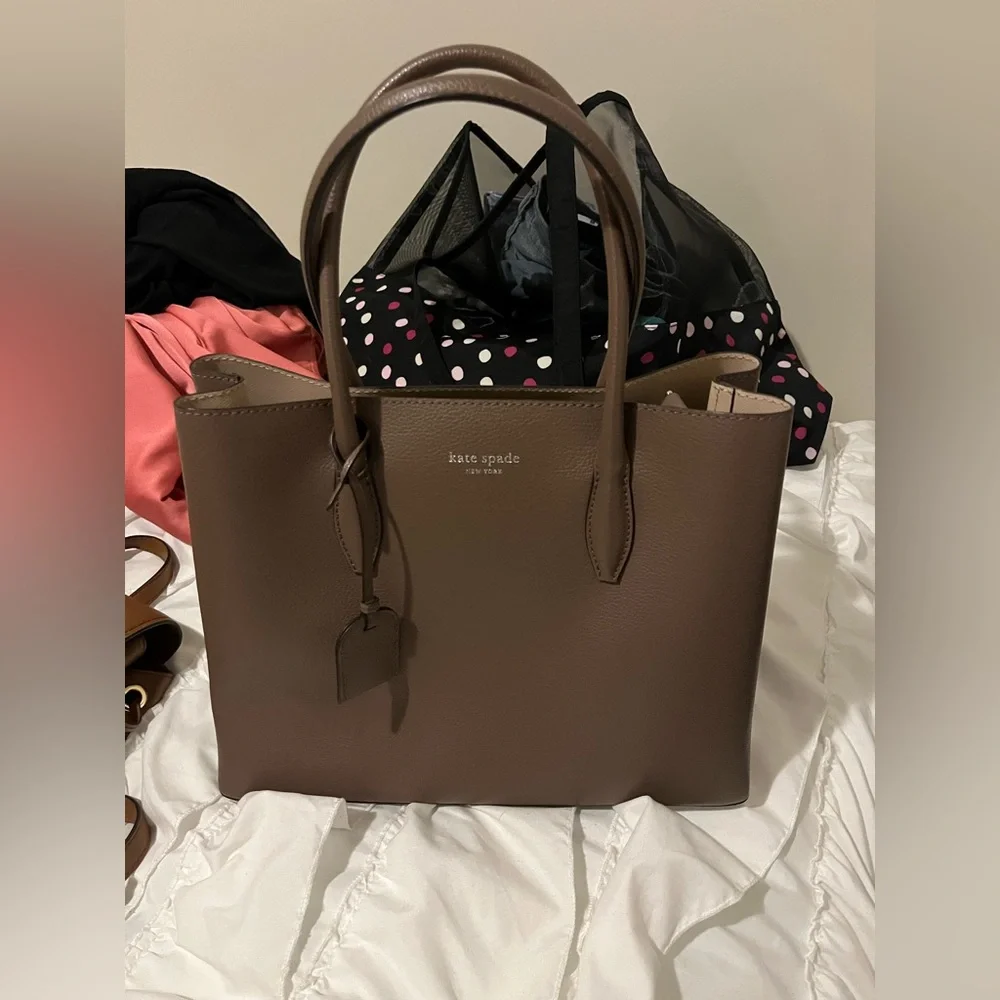 Kate Spade Purse - Picture 1 of 3